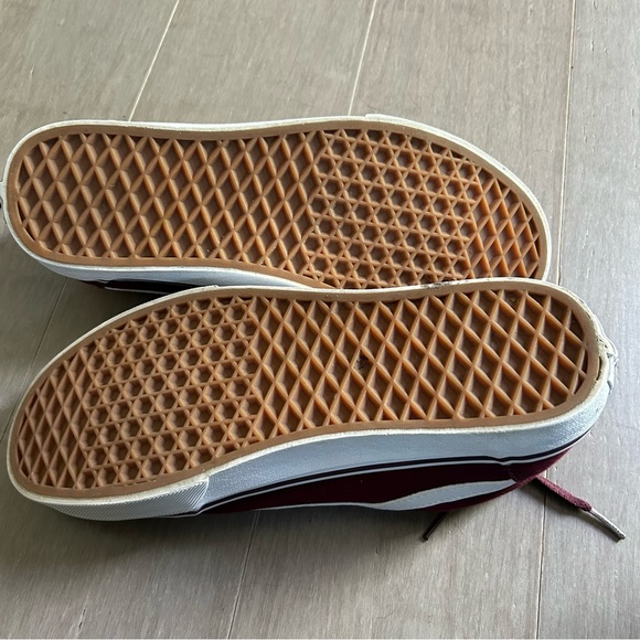 Women’s Old Skool VANS, Size 9, Maroon & White - Picture 3 of 9